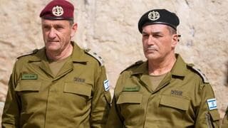 El jefe saliente, Herzi Halevi, y el entrante, Eyal Zamir. 