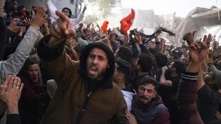 Palestinos de Gaza se manifiestan contra el poder de Hamás. 