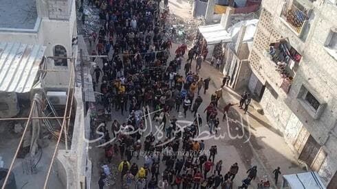 Palestinos protestan contra el régimen de Hamás en Gaza. 