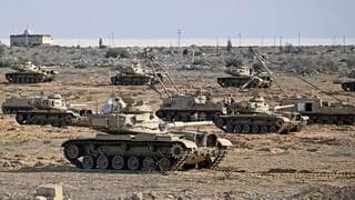 Imágenes antiguas de tanques egipcios en la frontera de Gaza, presentadas como actuales. 