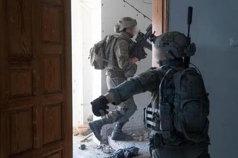 Soldados israelíes operando en Rafah. 