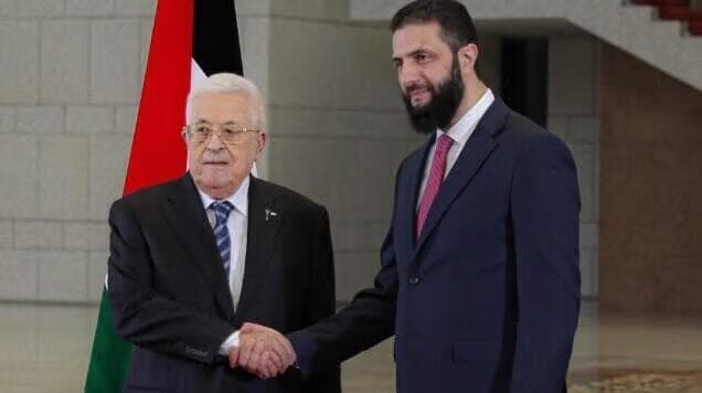 El presidente palestino Mahmoud Abbas se reunió con el presidente sirio Ahmed al-Sharaa en el Palacio del Pueblo en Damasco, el 18 de abril de 2025. (Getty Images) El presidente palestino Mahmoud Abbas se reunió con el presidente sirio Ahmed al-Sharaa en el Palacio del Pueblo en Damasco, el 18 de abril de 2025.