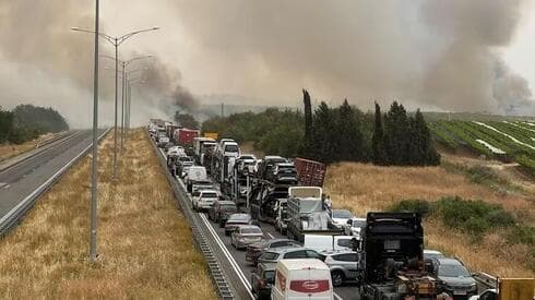 Incendios en Israel. Tránsito bloqueado. 