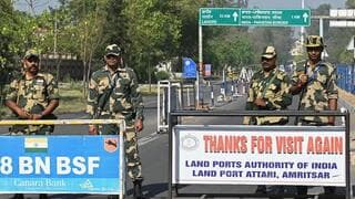 India cerró el principal paso fronterizo con Pakistán. 