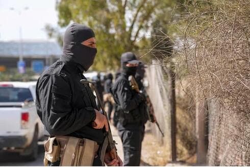 Fuerzas de seguridad sirias apostadas cerca de Damasco. 