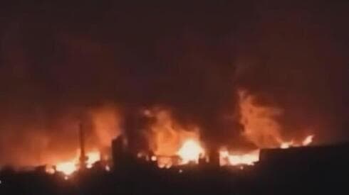 Informe de Yemen: "Muertos y heridos en un ataque contra una fábrica de cemento". 