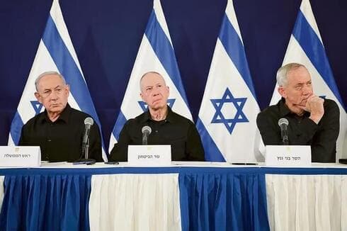 Aun después de que Benny Gantz entrara en el gobierno, Netanyahu no veía a los secuestrados como parte de los objetivos de la guerra. (Dana Koppel) Aun después de que Benny Gantz entrara en el gobierno, Netanyahu no veía a los secuestrados como parte de los objetivos de la guerra.