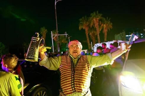 Los sirios salieron a la calle a celebrar el levantamiento de las sanciones. (Reuters) Los sirios salieron a la calle a celebrar el levantamiento de las sanciones.