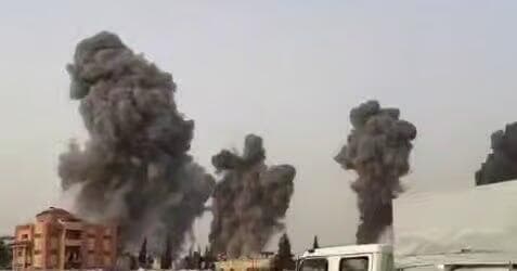 Hongos de humo tras las explosiones para eliminar a Sinwar. 