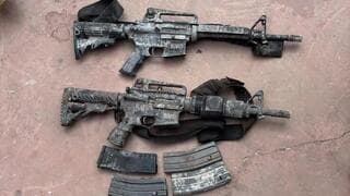 Armas encontradas en la aldea de Cisjordania. 