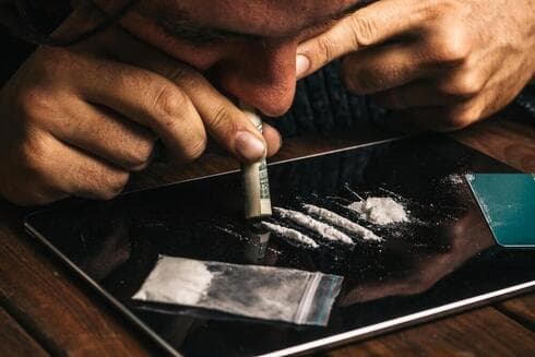 El consumo de cocaína aumenta y disminuye el del cannabis. 