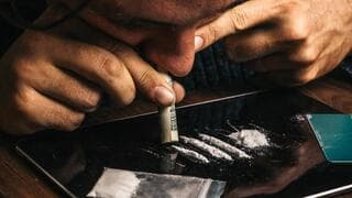 El consumo de cocaína aumenta y disminuye el del cannabis. 