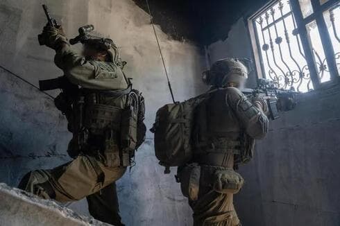 Soldados israelíes en Gaza. 