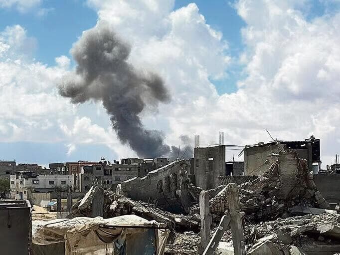 Un ataque en la zona de Khan Younis el día que fue bombardeado el complejo donde se encontraba Idan. (AFP) Un ataque en la zona de Khan Younis el día que fue bombardeado el complejo donde se encontraba Idan.