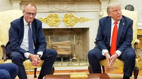 Los líderes de Alemania y Estados Unidos ejercen una gran presión sobre el presidente francés. (AFP) Los líderes de Alemania y Estados Unidos ejercen una gran presión sobre el presidente francés.
