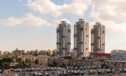 Ciudad de Beer Sheva. Los residentes del sur se han quedado muy rezagados en términos de acceso a los servicios de salud. (Shutterstock) Edificios en Beer Sheva. Los residentes del sur se han quedado muy rezagados en términos de acceso a los servicios de salud