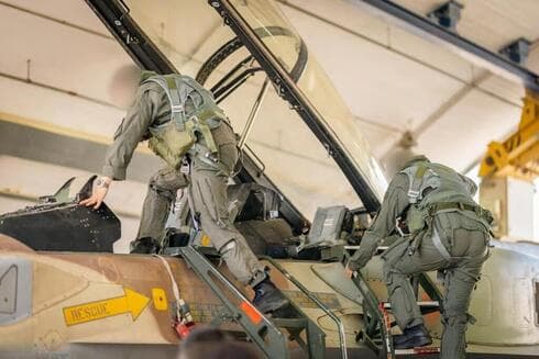 Pilotos israelíes se preparan para el ataque a Irán. 