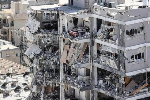 Impacto de un misil en Bat Yam. 