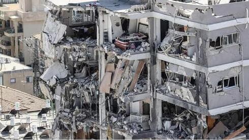 Impacto directo de un misil en Bat Yam. 