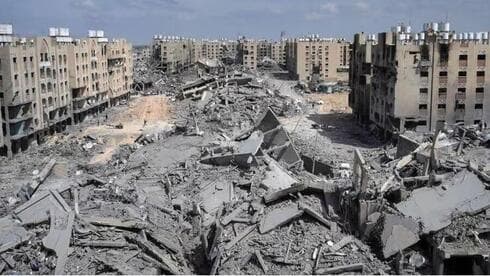 Ocho campamentos grandes y temporales en la destruiza Gaza en la nueva "visión de Trump". 