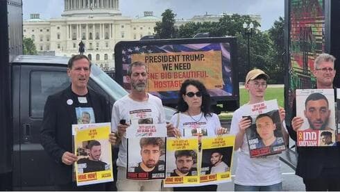 Declaración de familiares de secuestrados frente al capitolio, en Washington, Estados Unidos. (Ilana Curiel) Declaración de familiares de secuestrados frente al capitolio, en Washington, Estados Unidos.