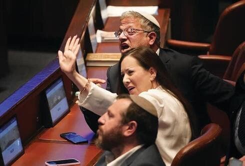 El gobierno israelí nos lleva por caminos cada vez más peligrosos. 