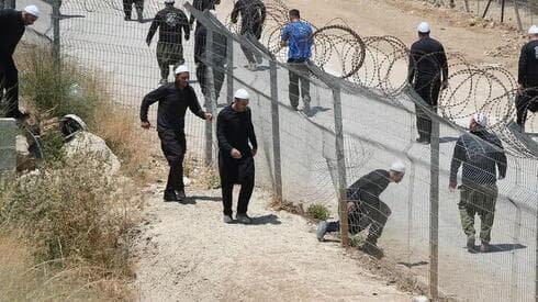 Drusos israelíes cruzando la frontera con Siria. 