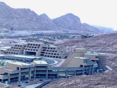 Uno de los hoteles que se está construyendo en la zona. 