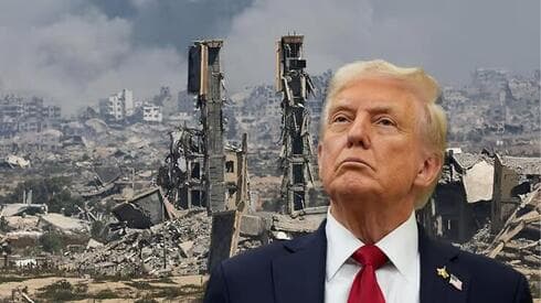 Donald Trump y las ruinas de Gaza como telón de fondo. "Ha llegado el momento de reconstruir", dijo el presidente estadounidense. (Reuters) Donald Trump y las ruinas de Gaza como telón de fondo.