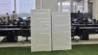 El "plan de 20 puntos" de Trump en la sede estadounidense en Kiryat Gat. 