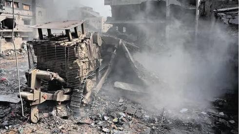 Excavadora D9 operando en Gaza. (Ynet) Excavadora D9 operando en Gaza.