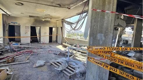 Daños en el hospital israelí que fue alcanzado por un misil lanzado por Irán. (Meir Even Haim) Daños en el hospital israelí que fue alcanzado por un misil lanzado por Irán.