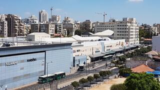 בכמה נמכרה דירה ליד קניון רחובות?
