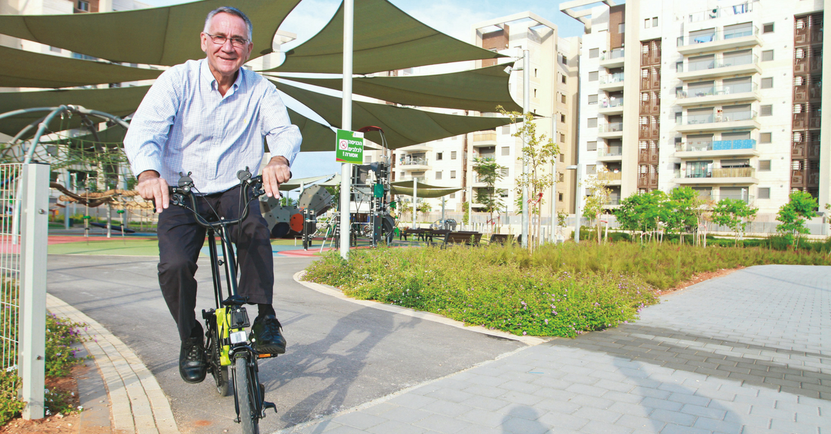 משה פדלון. "לא צריך פה את תל אביב"
