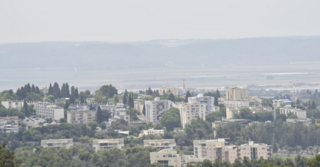 מגדל העמק וברקע עמק יזרעאל