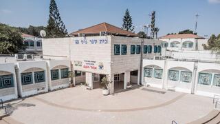 בית ספר תיכון אחד העם פתח תקוה