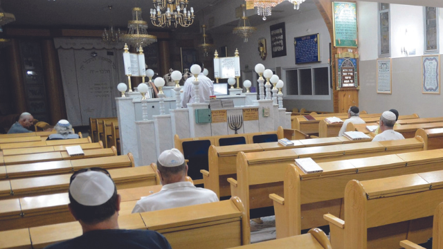 תפילה בבית כנסת בבאר־שבע. "יש מקום לכולם"