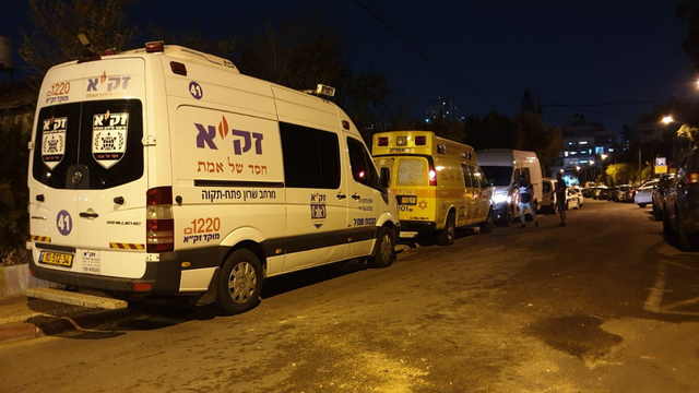 אנשי זק"א ברחוב מאפו