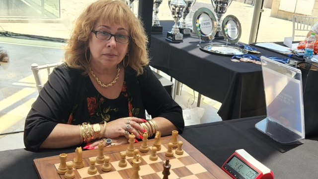 דוד. "בהתחלה הסתכלו עלי כאל עוף מוזר"