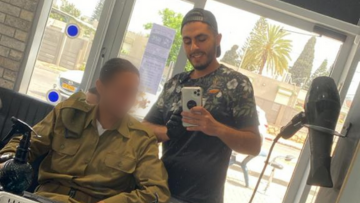 ריחניאן במספרה שלו