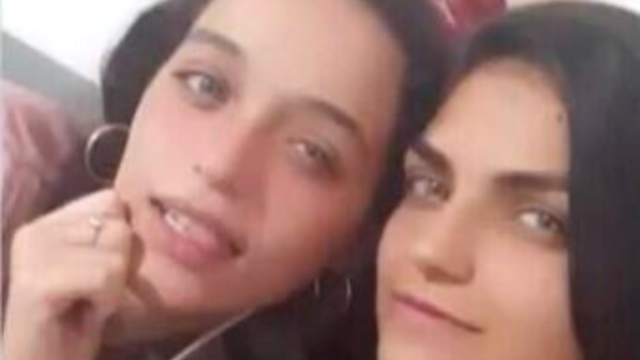 ספיר כהן (ליבנת גרין) עם חברתה תקווה סבאן