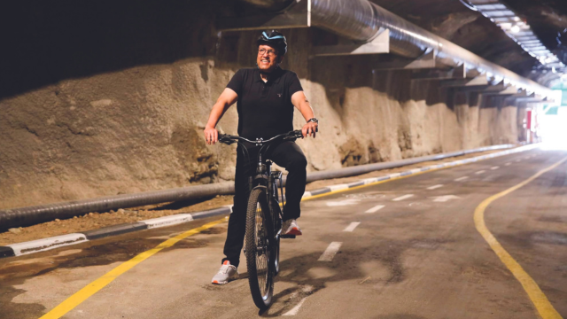 משה ליאון בפעולה. מהפכה תחבורתית
