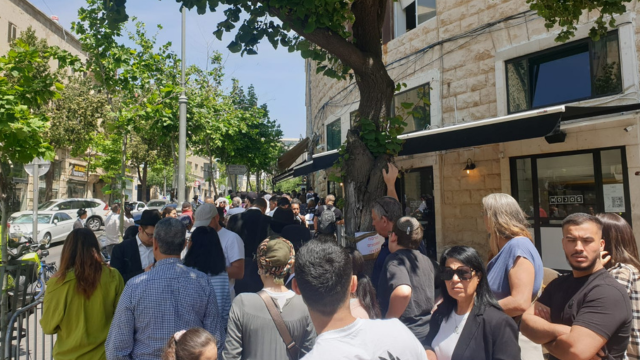 התורים מול לשכת האוכלוסין הבוקר