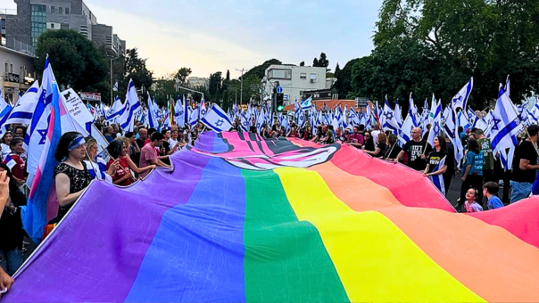 דגל העדה הדרוזית בעצרת בחורב