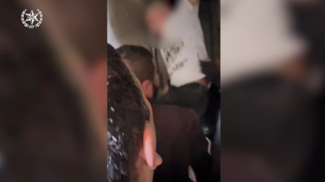 הסתתר בפיר המעלית