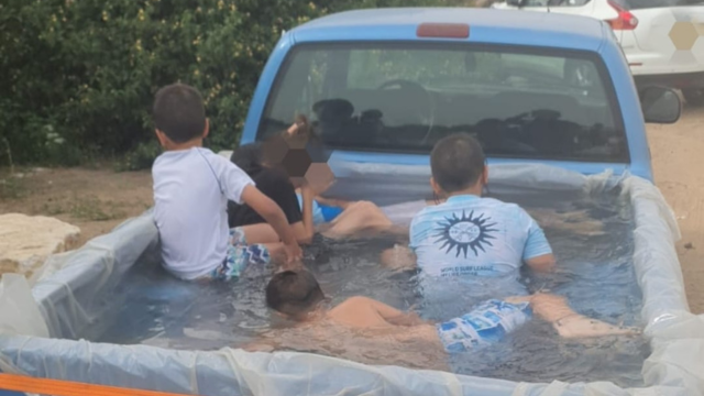 בריכה מאולתרת בטנדר