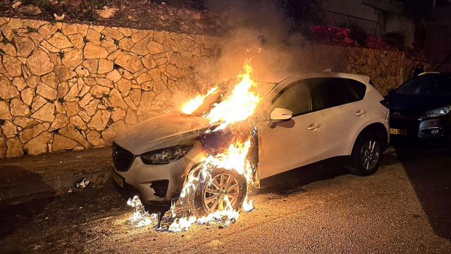 רכב בוער בסטלה מאריס