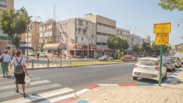 חניה כחול לבן רחוב חיים עוזר פתח תקוה - תמונת פייסבוק