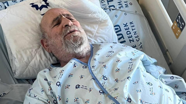 יוסי אביסר לאחר התקיפה בבית החולים