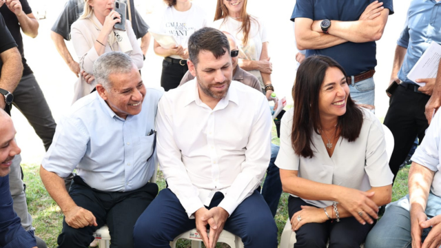 מירי רגב במהלך הביקור. "מגיע לתושבים לנסוע בבטחה"